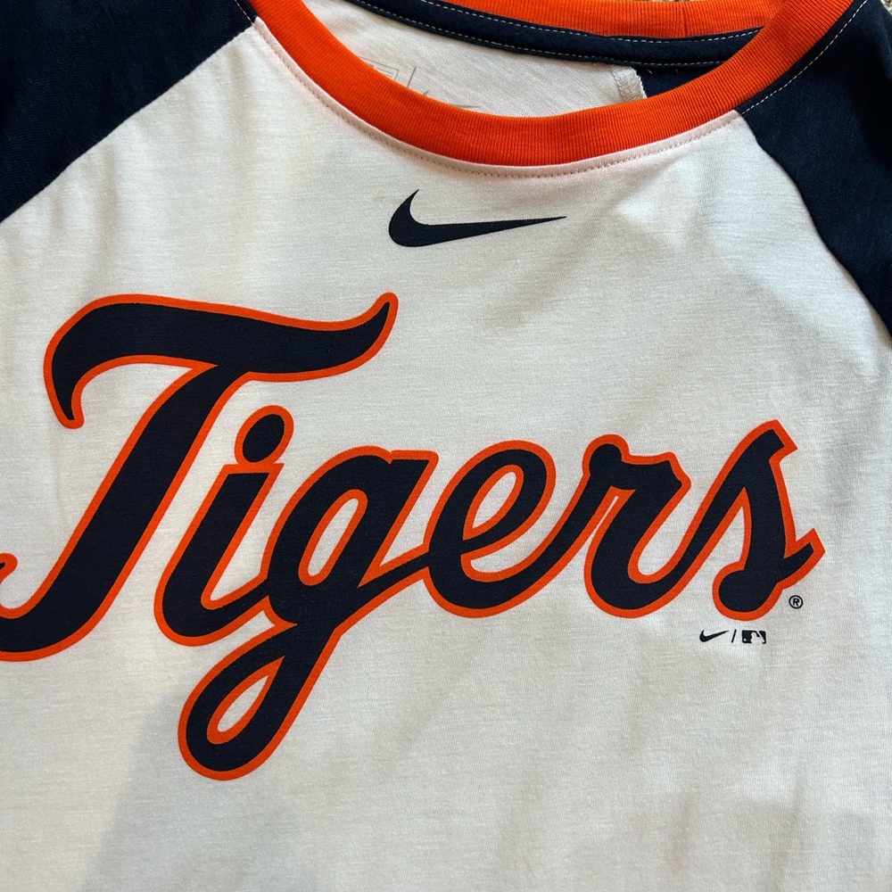 Tigers Women’s baseball tee
